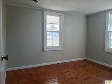Wonderful opportunity to build sweat equity, rental home or fix - photo 23