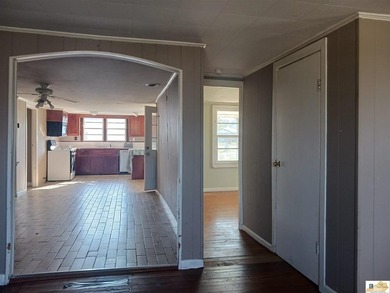 Wonderful opportunity to build sweat equity, rental home or fix - photo 25