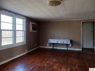 Wonderful opportunity to build sweat equity, rental home or fix - photo 26