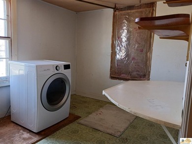 Wonderful opportunity to build sweat equity, rental home or fix - photo 33