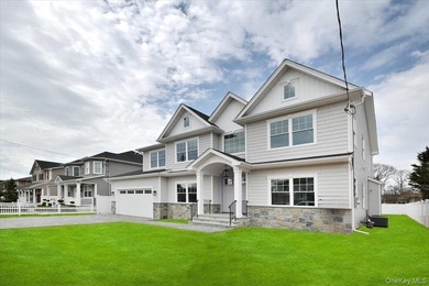 Welcome to this beautiful newly constructed center hall colonial - photo 3