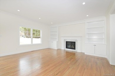 Welcome to this beautiful newly constructed center hall colonial - photo 9