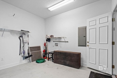Well-maintained 2-bedroom, 2-bath end-unit condo located in The - photo 20