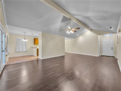 Experience the perfect harmony of comfort and convenience in - photo 3