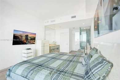 Stunning 2-Bedroom + Den / 2.5 Bathroom Residence at Gran