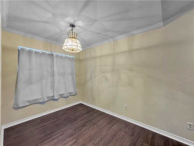 Experience the perfect harmony of comfort and convenience in - photo 7