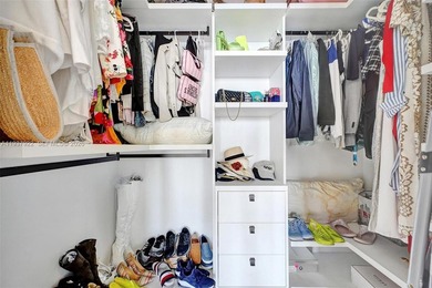 Stunning 2-Bedroom + Den / 2.5 Bathroom Residence at Gran