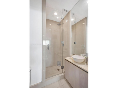 Stunning 2-Bedroom + Den / 2.5 Bathroom Residence at Gran