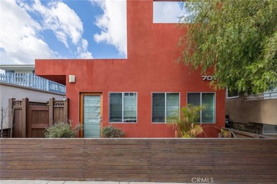 3 Bedroom, 2.5 Bath House + Detached 1 Bedroom, 1 Bathroom - photo 3