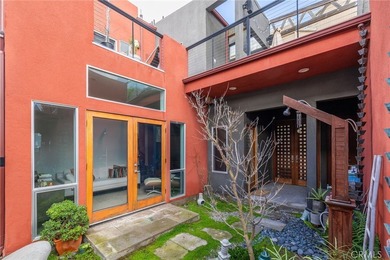 3 Bedroom, 2.5 Bath House + Detached 1 Bedroom, 1 Bathroom - photo 4