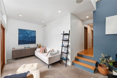 3 Bedroom, 2.5 Bath House + Detached 1 Bedroom, 1 Bathroom - photo 6