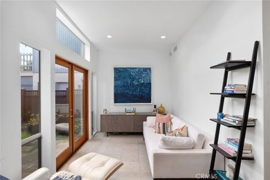 3 Bedroom, 2.5 Bath House + Detached 1 Bedroom, 1 Bathroom - photo 7