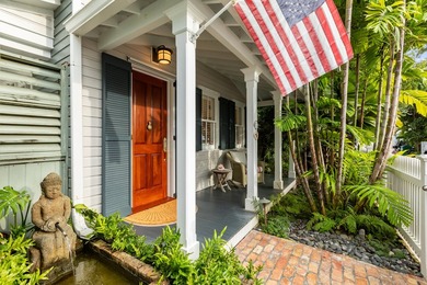 More than a residence and rarer than legend, 910-914 Watson - photo 12