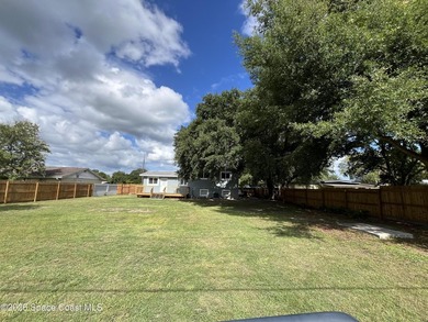 TRI LEVEL HOME on .26 of an acre! 3 Bedroom 2 bath with Living - photo 8