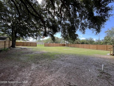 TRI LEVEL HOME on .26 of an acre! 3 Bedroom 2 bath with Living - photo 10