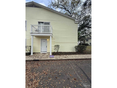 REDUCED PRICE!! I HAVE A VERY MOTIVATED SELLER. THIS TOWNHOME IS - photo 2