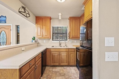 Escape to your own Lake Texoma paradise!
Nestled in a beautiful