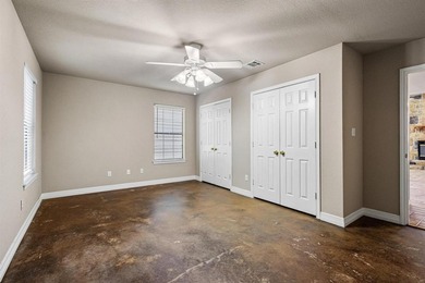 Escape to your own Lake Texoma paradise!
Nestled in a beautiful