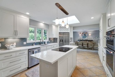 Incredible 4th row 5 bedroom 5 1/2 bath home on the beach - photo 17