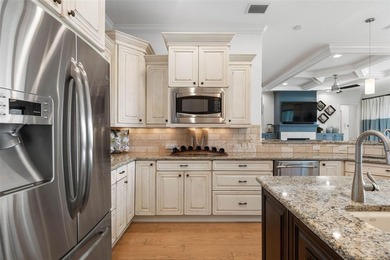 Welcome to an extraordinary Arthur Rutenberg luxury residence on - photo 17