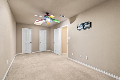 Escape to your own Lake Texoma paradise!
Nestled in a beautiful