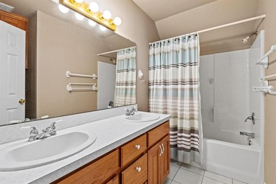 Escape to your own Lake Texoma paradise!
Nestled in a beautiful