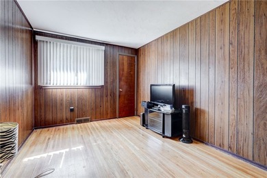 Versatile Gates ranch with a true possible in-law setup! The - photo 24