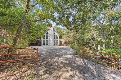 Escape to your own Lake Texoma paradise!
Nestled in a beautiful