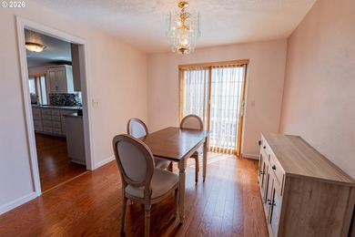 Valley views, low energy costs, and a beautifully updated - photo 8