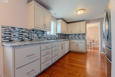 Valley views, low energy costs, and a beautifully updated - photo 9