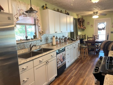 2-1 Waterfront Home w/ Guest House - 160 Ft Water Frontage - photo 7