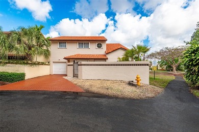 (private lake, pond, coastal) Home For Sale in Miami Florida