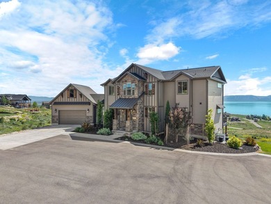 Welcome to 68 Hawksbeard Circle, a remarkable 8-bedroom, 5 - photo 2