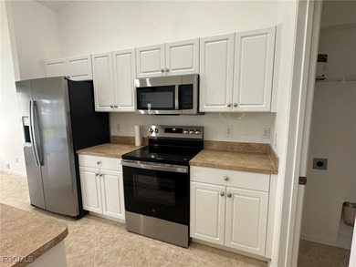 Renovated 3 bedrooms plus den, 2 bath, 2 car garage with new - photo 13