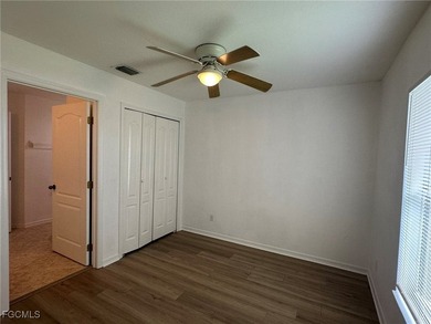 Renovated 3 bedrooms plus den, 2 bath, 2 car garage with new - photo 21