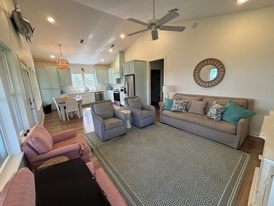 Well maintained built in 2023 - Riverfront Contemporary home - photo 22