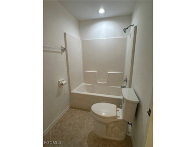 Renovated 3 bedrooms plus den, 2 bath, 2 car garage with new - photo 26
