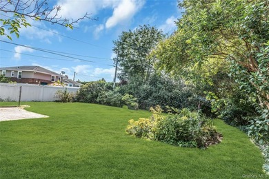 Classic split-level home offering approximately 1800 square feet - photo 26
