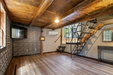 Historic charm meets modern conveniences in this stunning, fully - photo 33