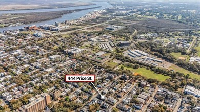 Experience the charm of Historic Savannah in this beautifully - photo 38