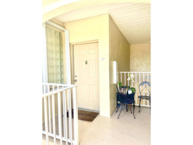 Lake Wellington Condo For Sale in Wellington Florida