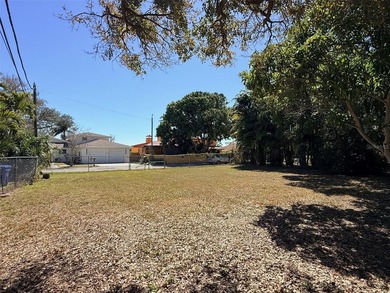 Great location to build your dreanm home. The 70X131 large lot - photo 6