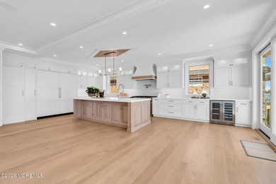 Commanding the Bayfront with rare elegance and presence, 153 - photo 11