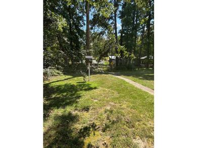 Toledo Bend Lake Getaway! This 3 bedroom, 2 bath home in - photo 13