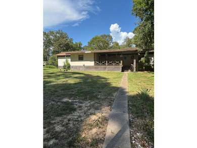 Toledo Bend Lake Getaway! This 3 bedroom, 2 bath home in - photo 14