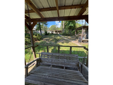 Toledo Bend Lake Getaway! This 3 bedroom, 2 bath home in - photo 15