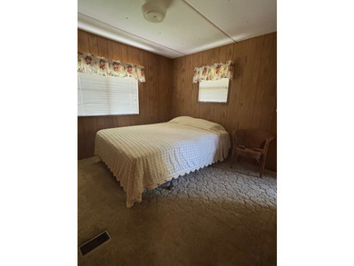 Toledo Bend Lake Getaway! This 3 bedroom, 2 bath home in - photo 18