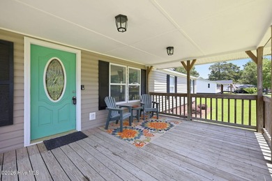 Located at the end of a quiet cul-de-sac in Queens Village - photo 4