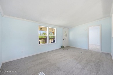Located at the end of a quiet cul-de-sac in Queens Village - photo 8