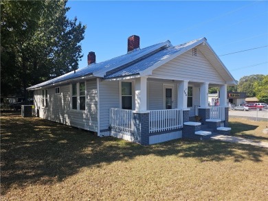 Lake Home For Sale in Calhoun Falls, South Carolina